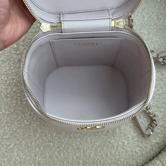 Authentic Lambskin Quilted Trendy Vanity Case small - Picture 7 of 12